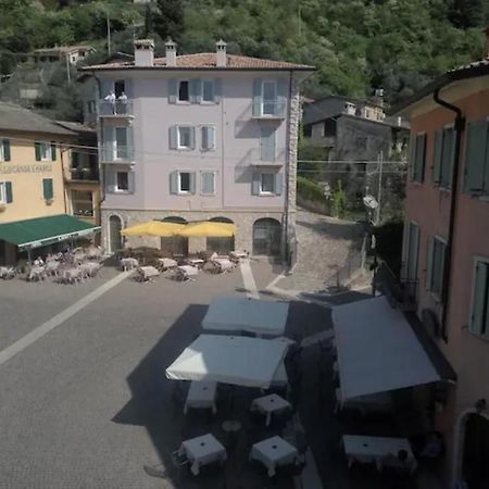 Апартаменты Attico Nel Borgo Торри-дель-Бенако Экстерьер фото
